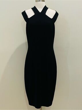 Bailey 44 Black Top with Subtle Sheen